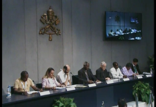 Presentación de diálogo "Unidos a Dios escuchamos un grito"